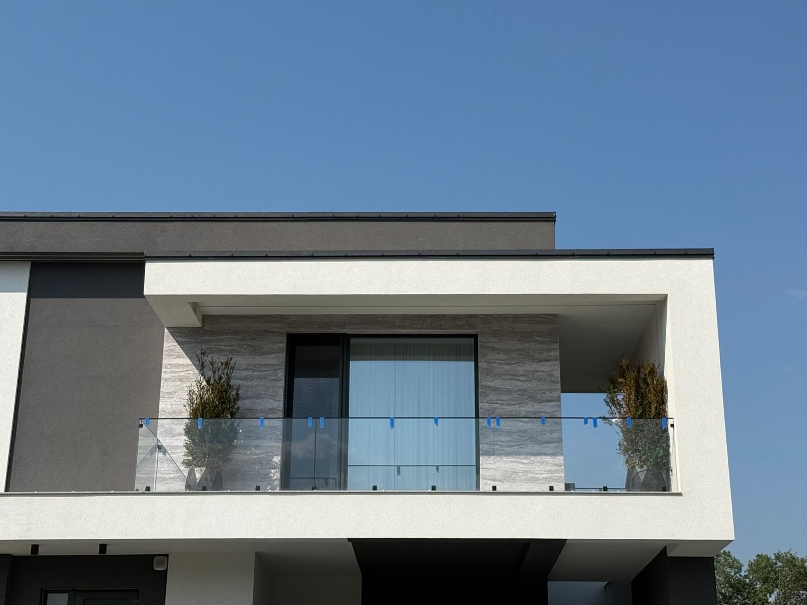 Balustrade din sticlă — fotografia 17