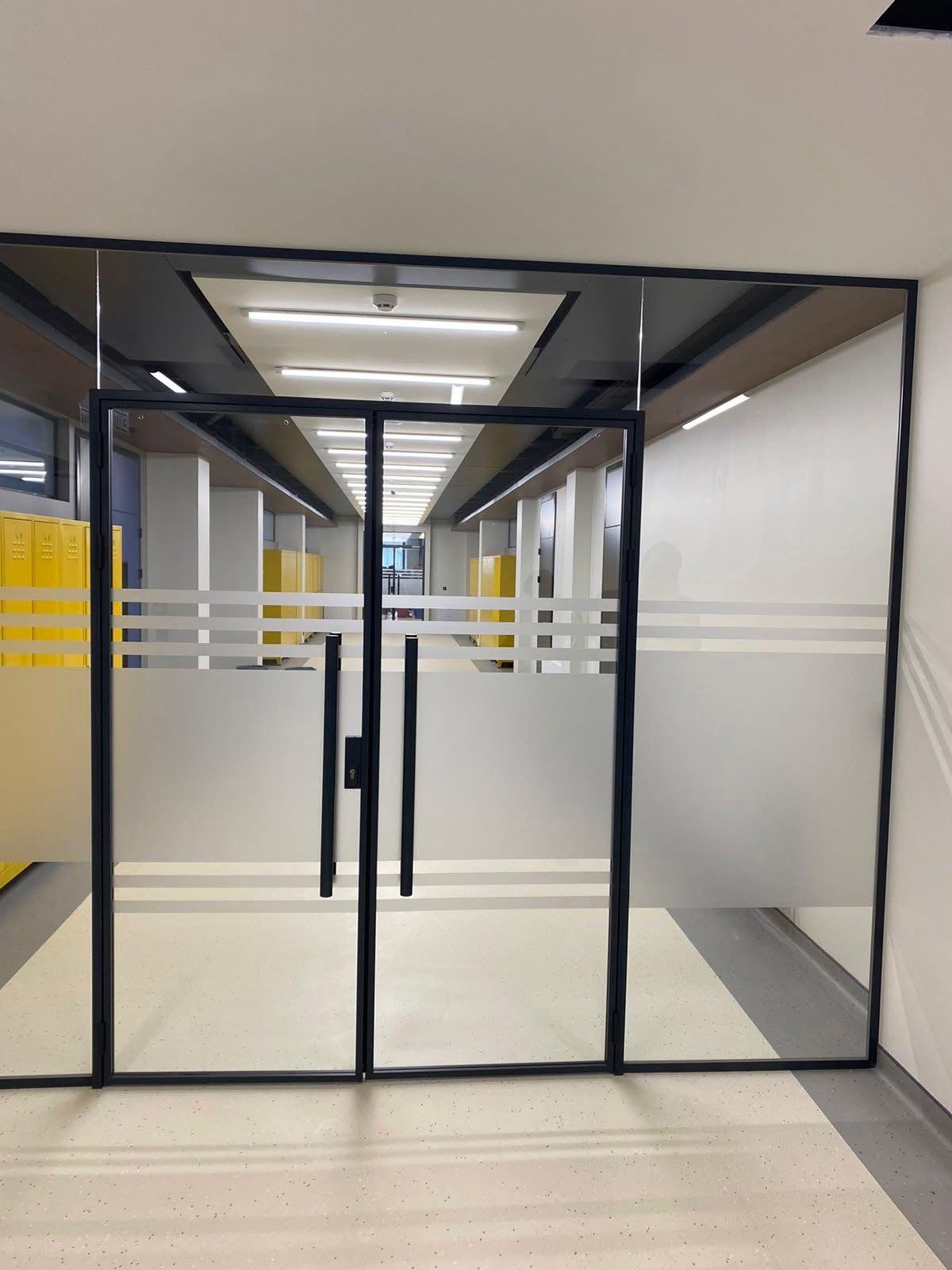 Glass partitions — photo 9