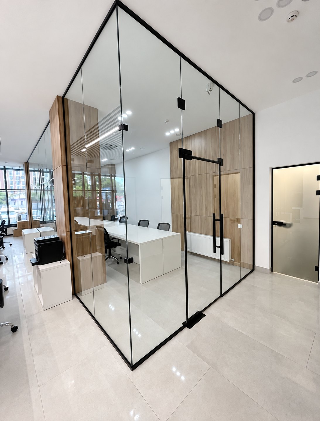 Glass partitions — photo 3