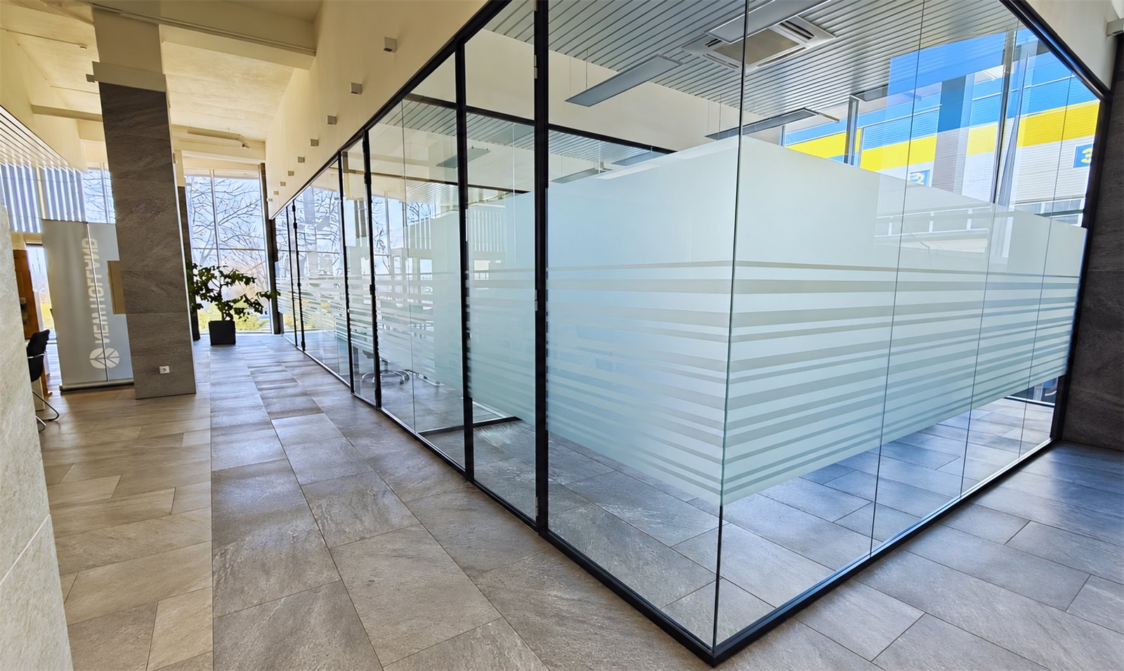 Glass partitions — photo 4